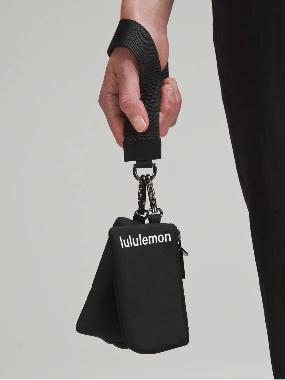 lululemon Black Double Pouch Wrist Strap Keyring - Picture 2 of 6